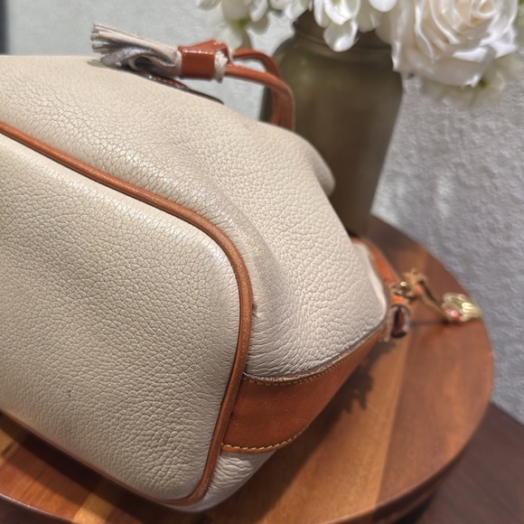 Dooney & Bourke A6-898762 Vintage Bucket Shoulder Bag - Picture 10 of 16